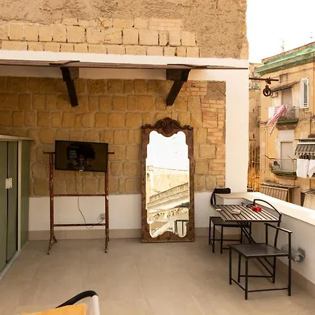 Colonna And Terrace بيت ضيافة 3*