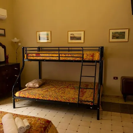 Colonna And Terrace 3* نابولي