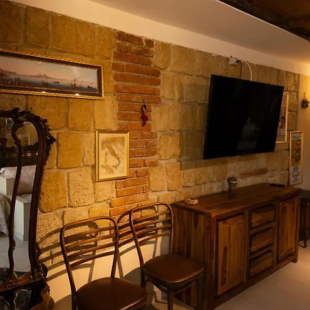 Colonna And Terrace 3*